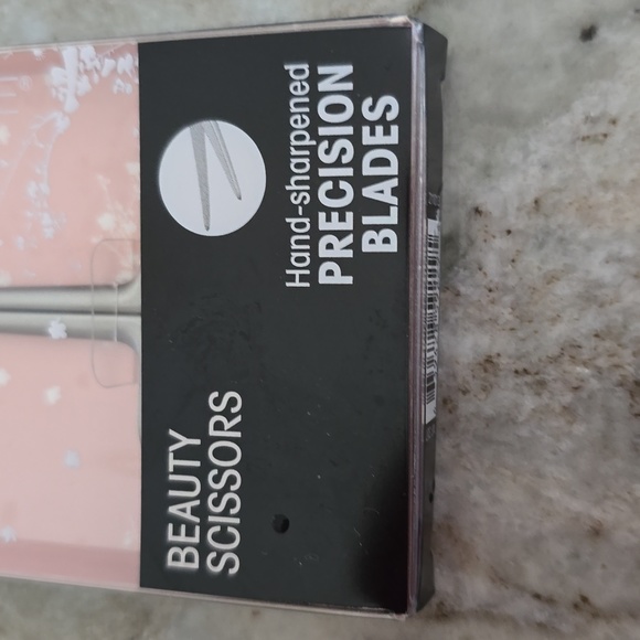 JAPONESQUE BEAUTY SUPPLIES - Picture 6 of 9